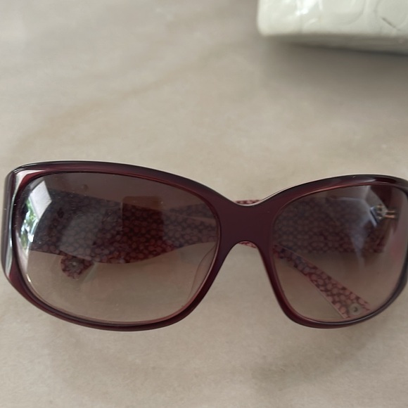 Sunglasses - Picture 4 of 6